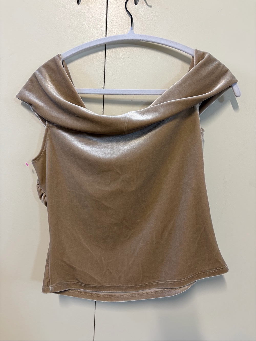 Reformation Ezlynn Off The Shoulder Top Velvet Knit Prosecco Gold in M - Picture 7 of 10